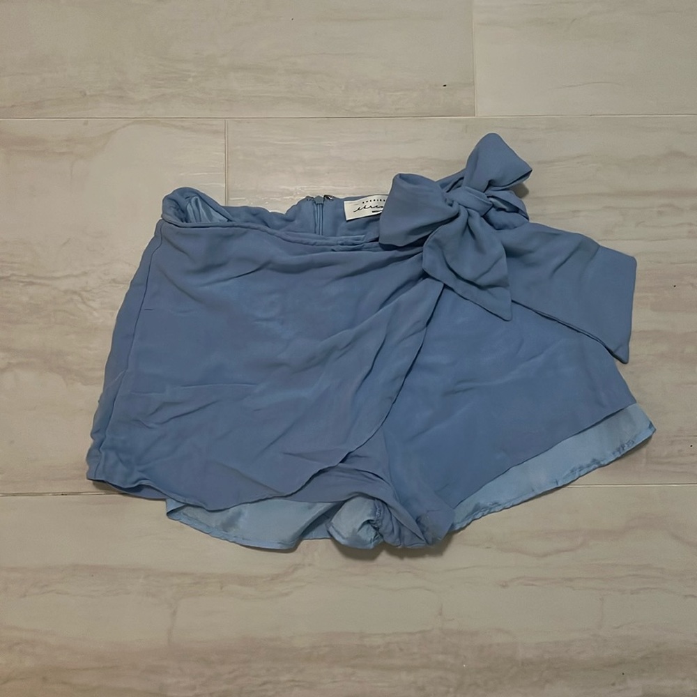 Blue skirt with bow
